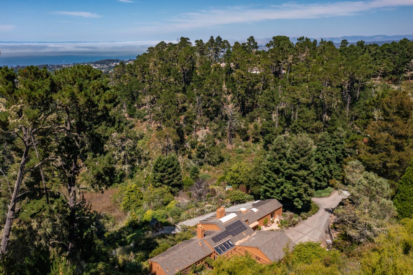 540 Aguajito RD - Living area