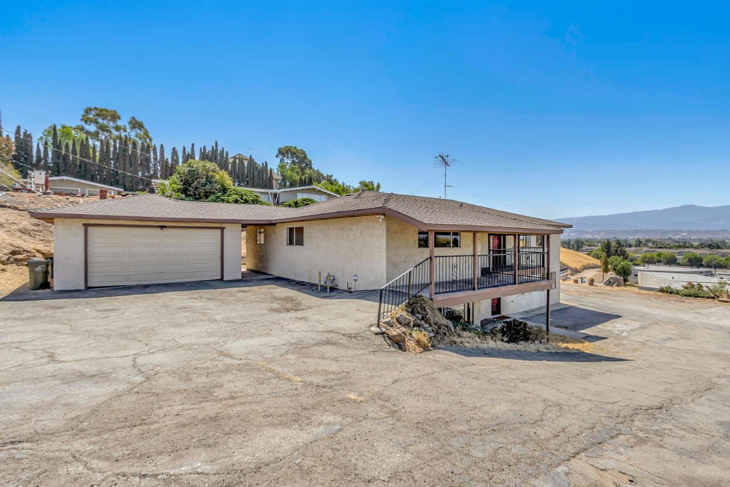 132 San Ramon DR