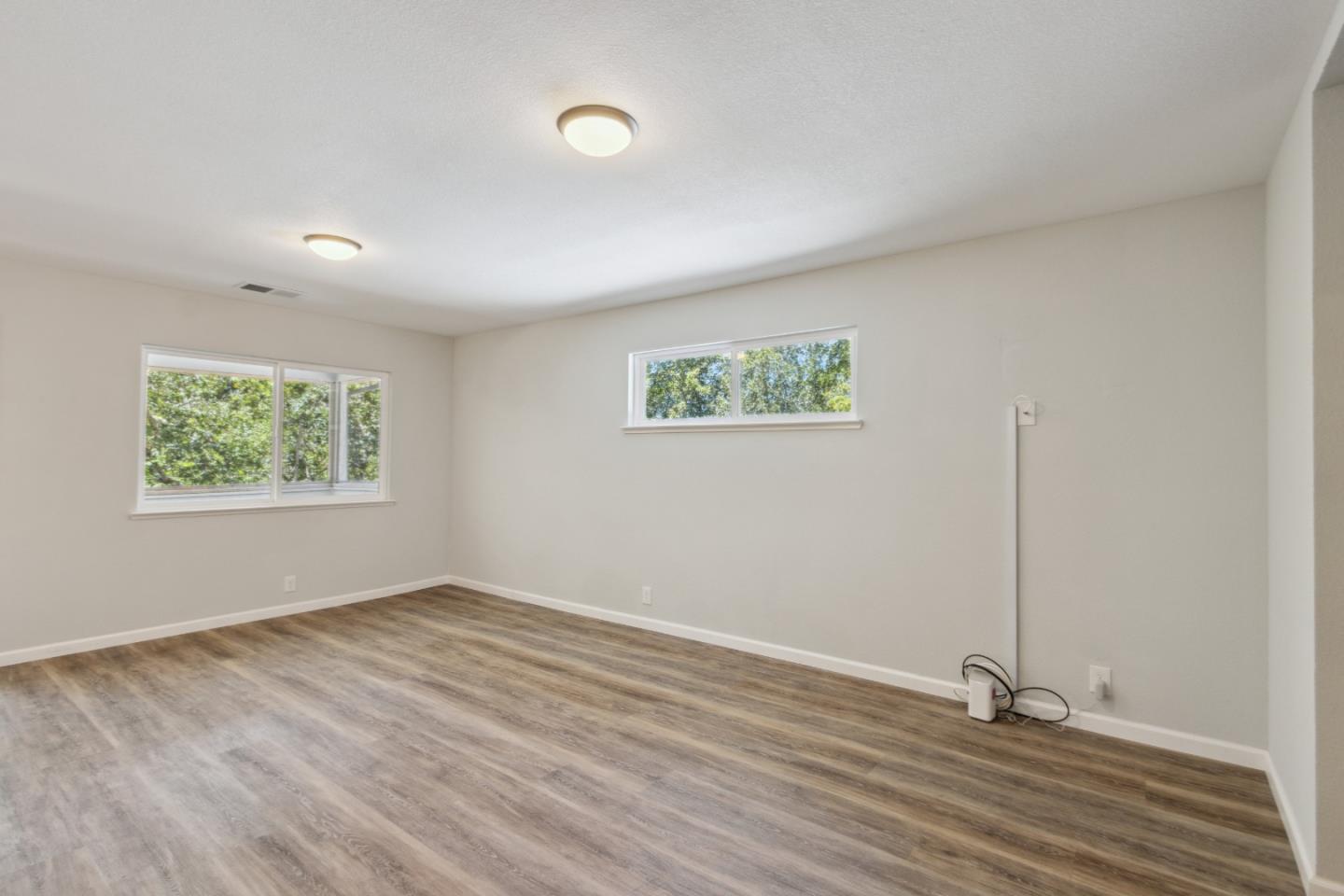 24895 Skyland RD - Bathroom