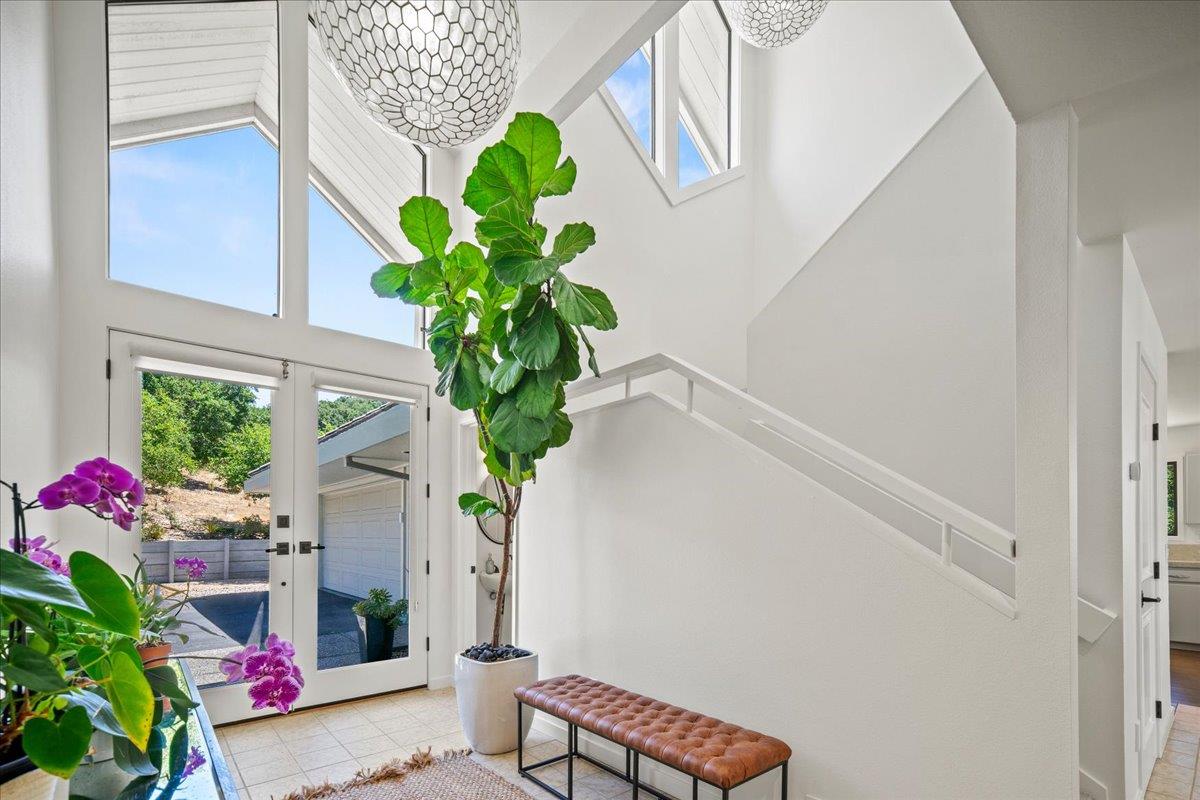 31499 Via Las Rosas - Living area