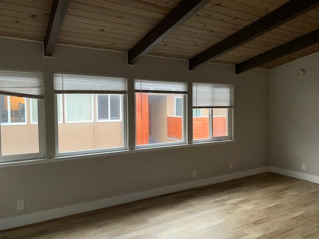 735 N Amphlett BLVD - Interior