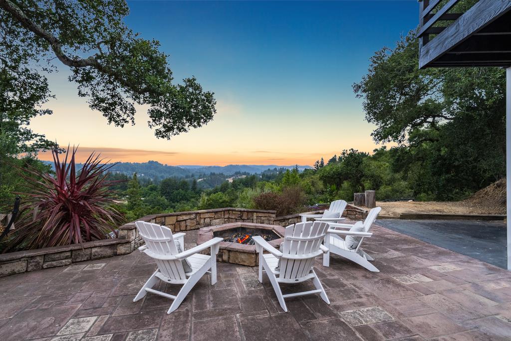 1501 Hidden Valley RD