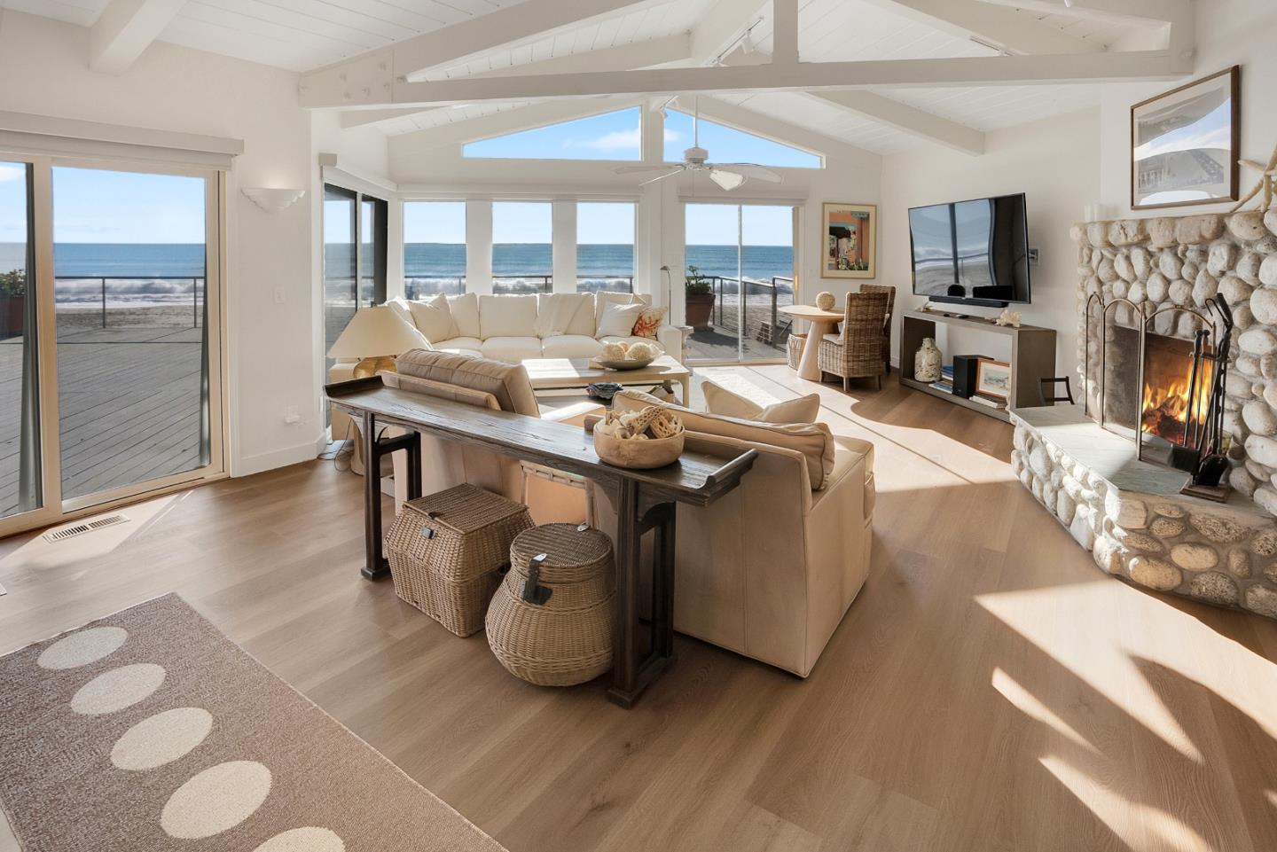545 Beach DR - Interior