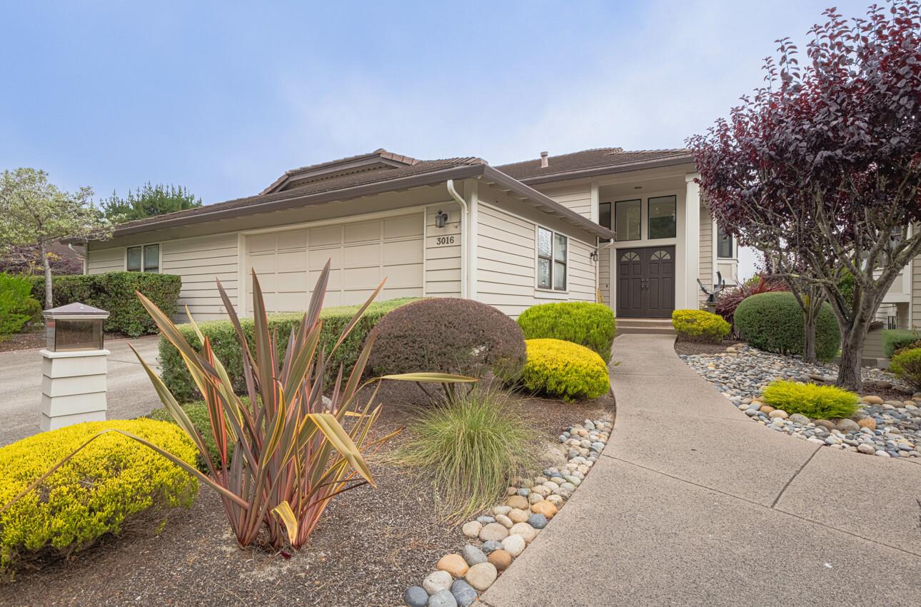 3016 Ransford CIR