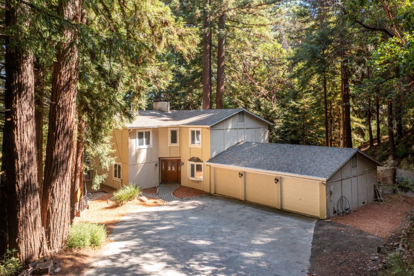 23489 Hutchinson RD - Interior