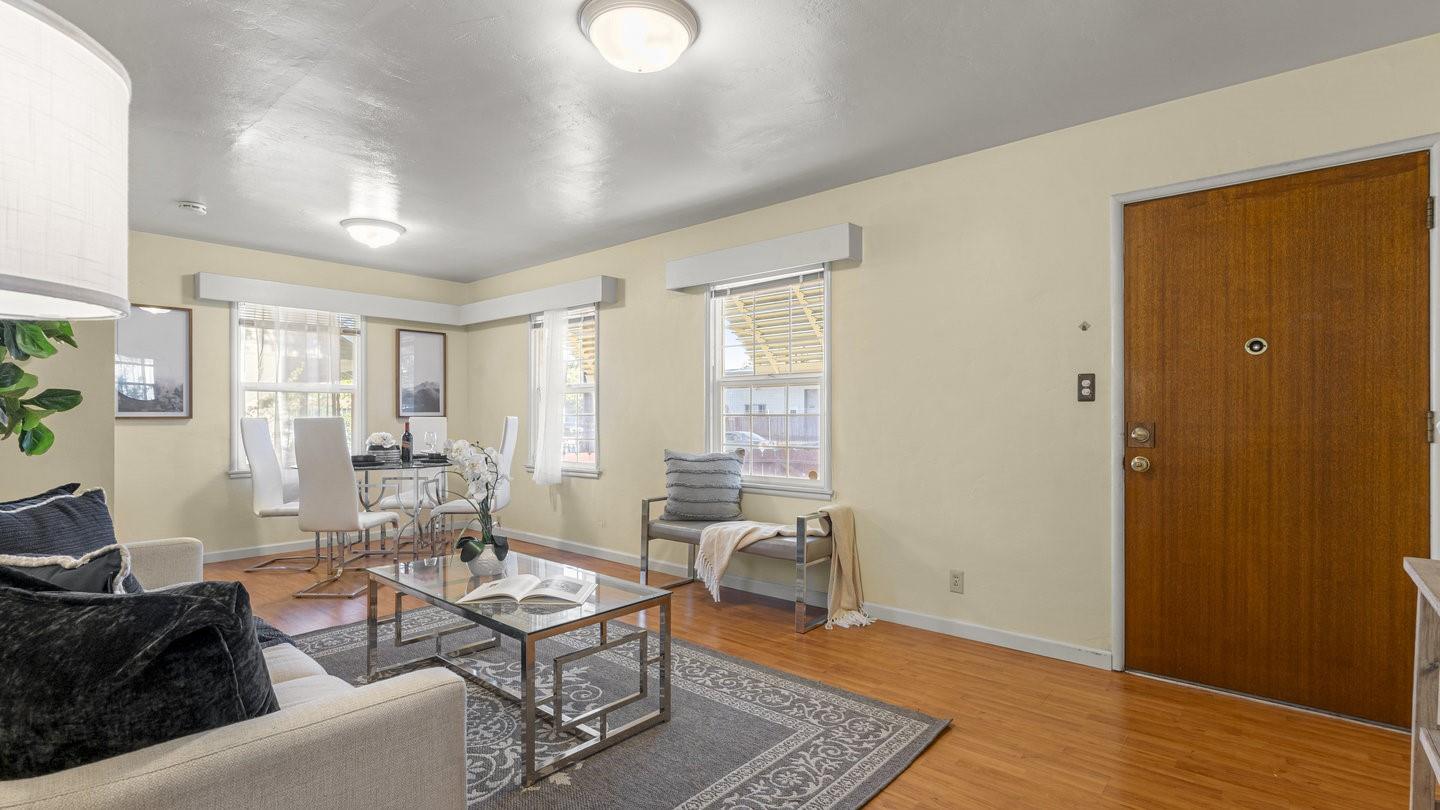 21685 Olive AVE - Living area