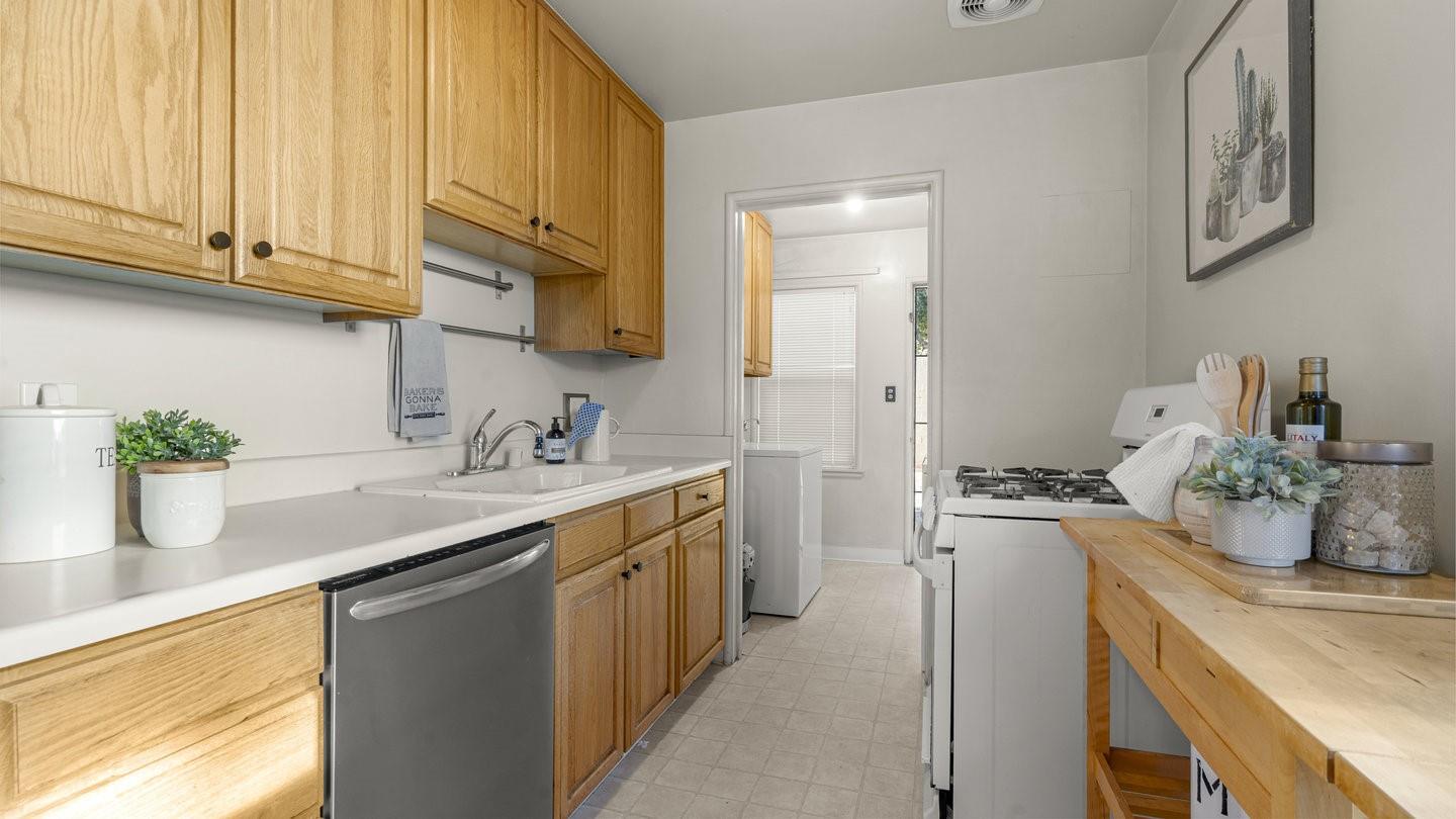 21685 Olive AVE - Bathroom
