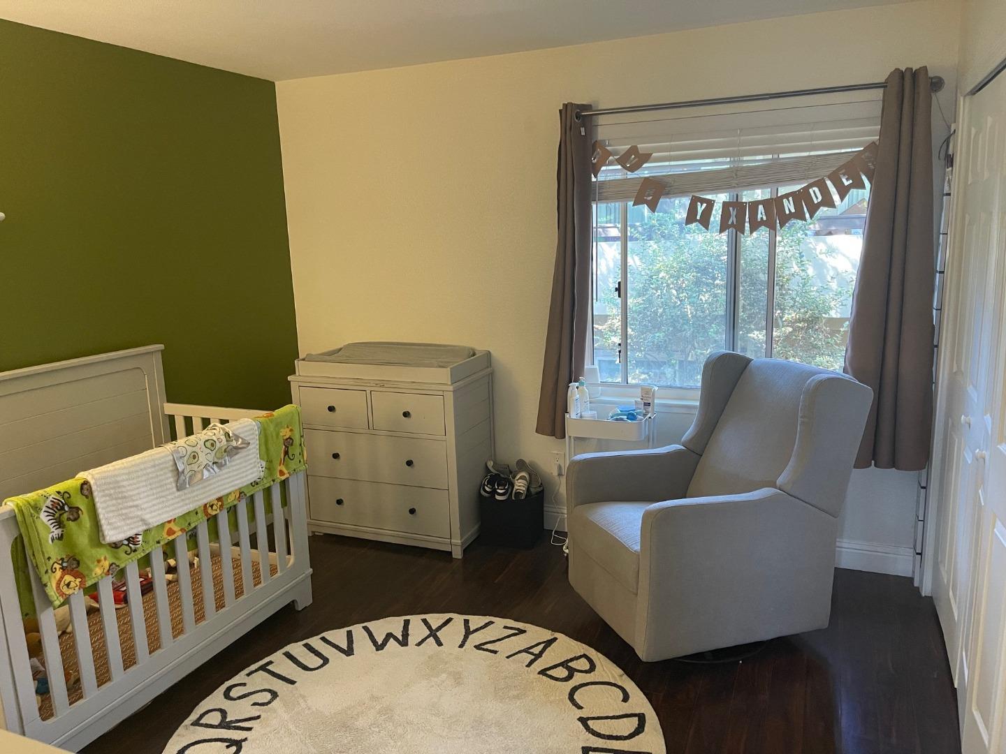 303 Tradewinds DR 10 - Living area