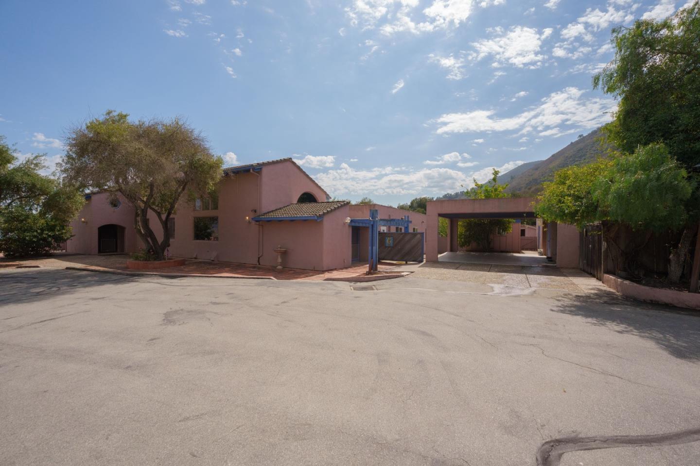 1352 River RD