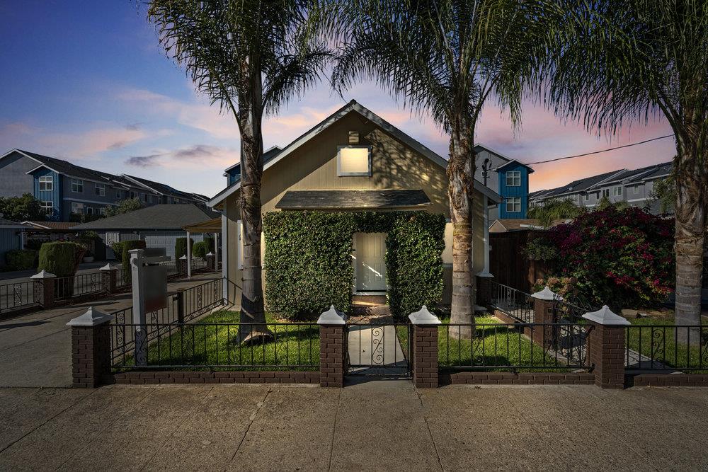 7621 Forest ST, Gilroy