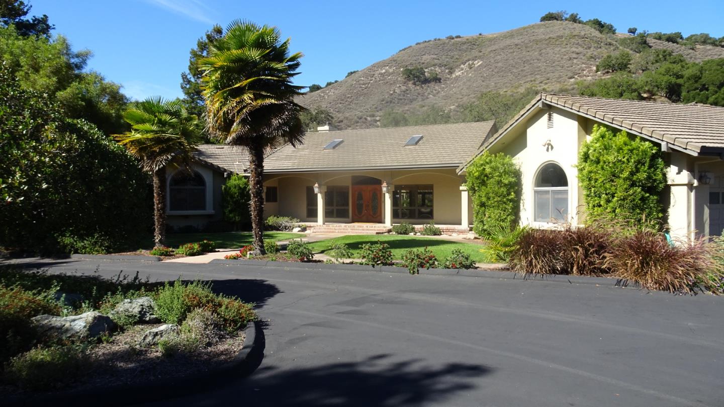 529 Corral De Tierra RD