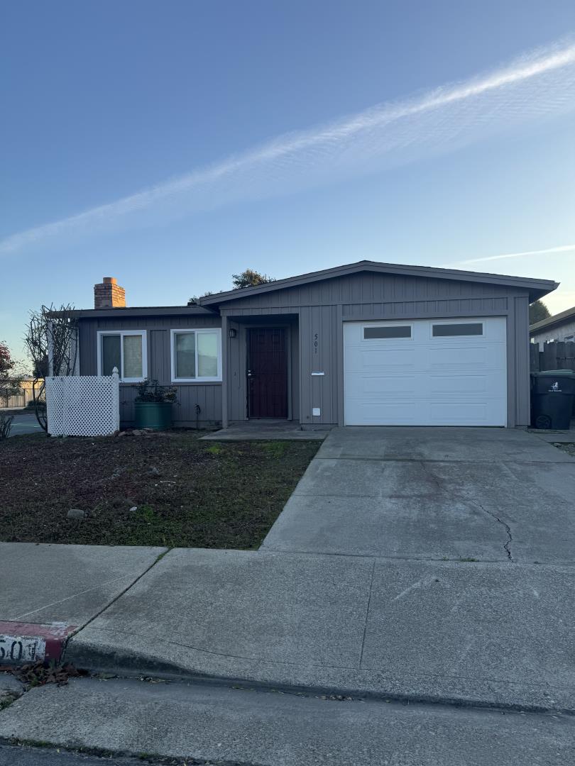 501 Cedar DR