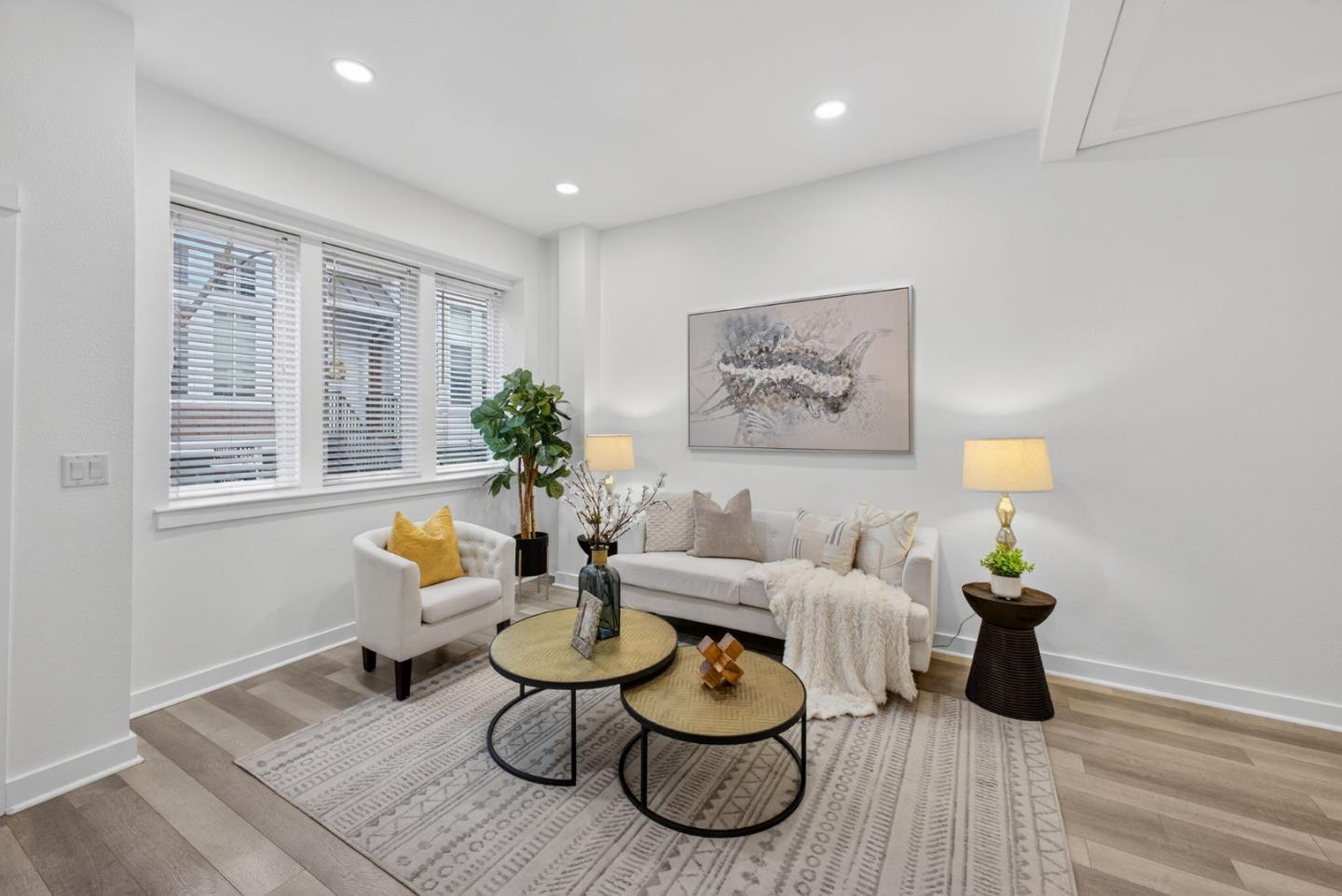 213 Cahill Park DR - Living area