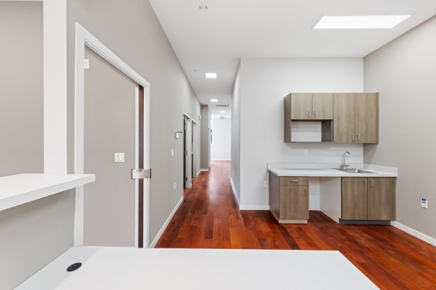 420 Peninsula AVE 2