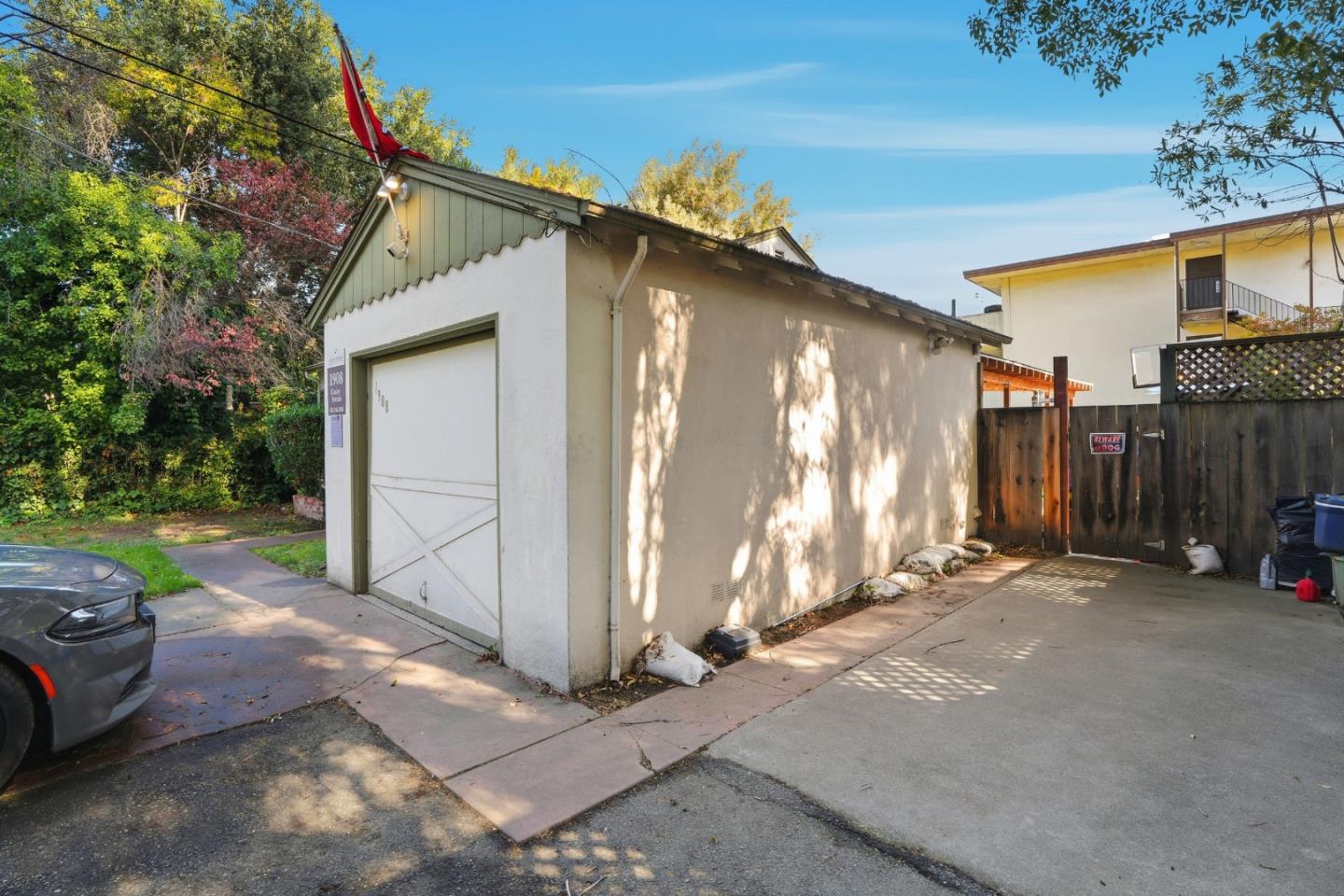 1908 Cooley AVE - Kitchen