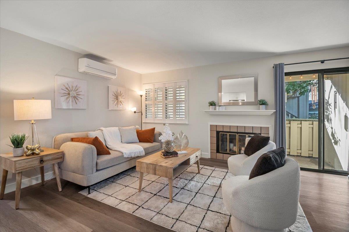 1414 Alma WAY - Living area