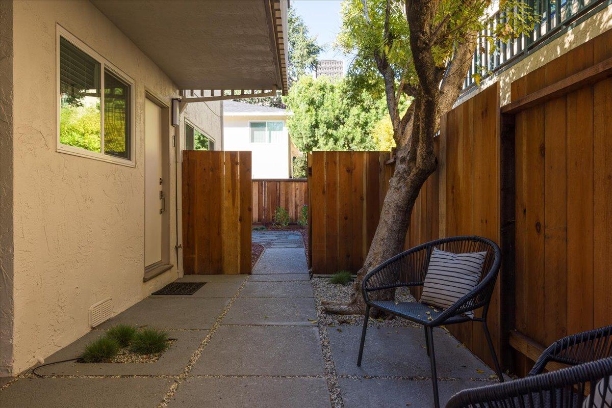 543 Everett CT - Interior