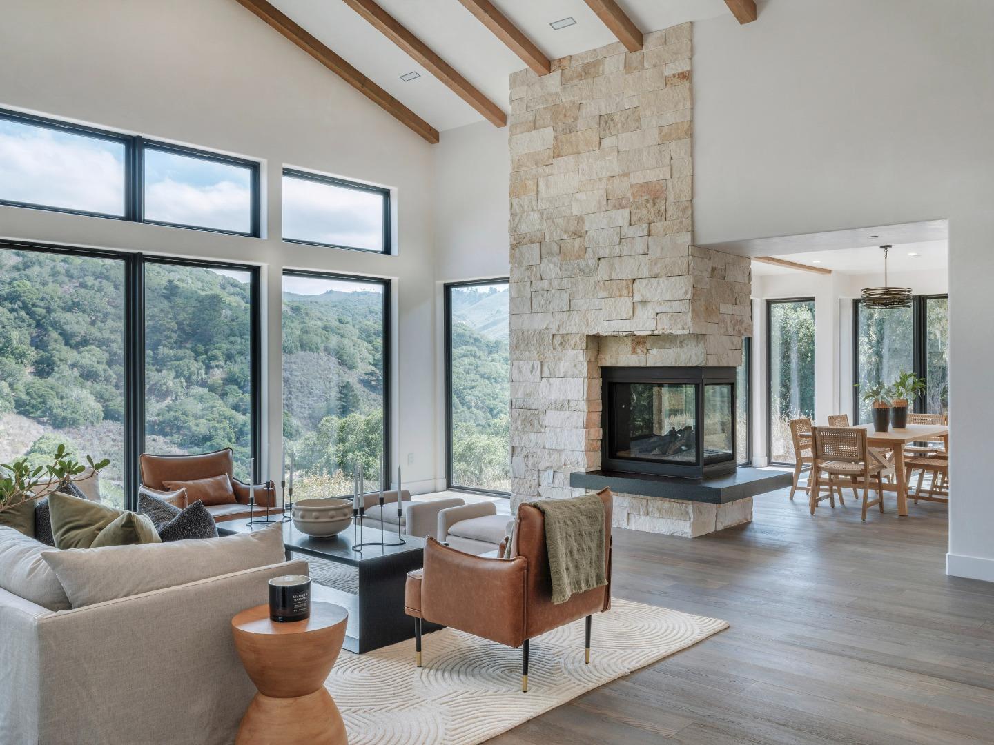 8380 Monterra Views - Living area