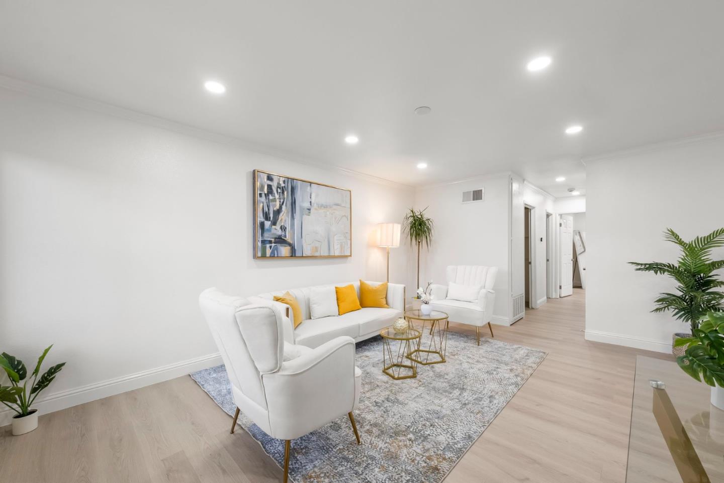 2315 Warfield WAY B - Living area
