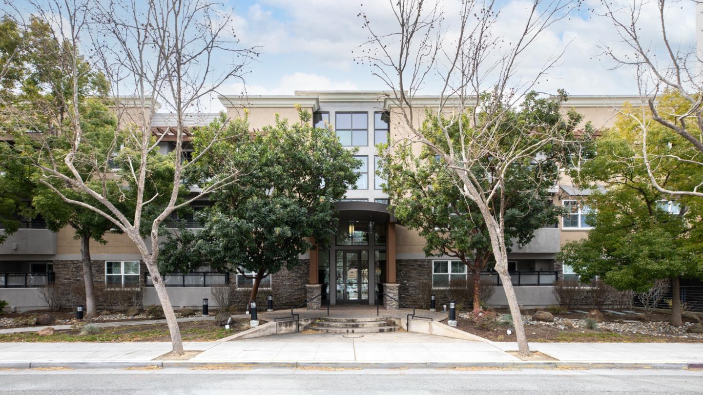 4388 El Camino Real 130
