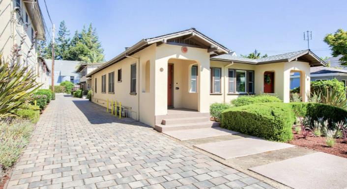 327 Hawthorne AVE - Kitchen