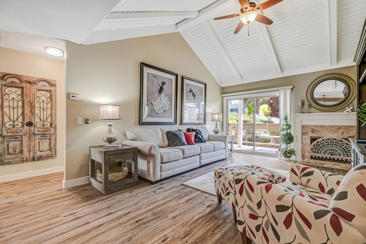 6094 Montgomery CT