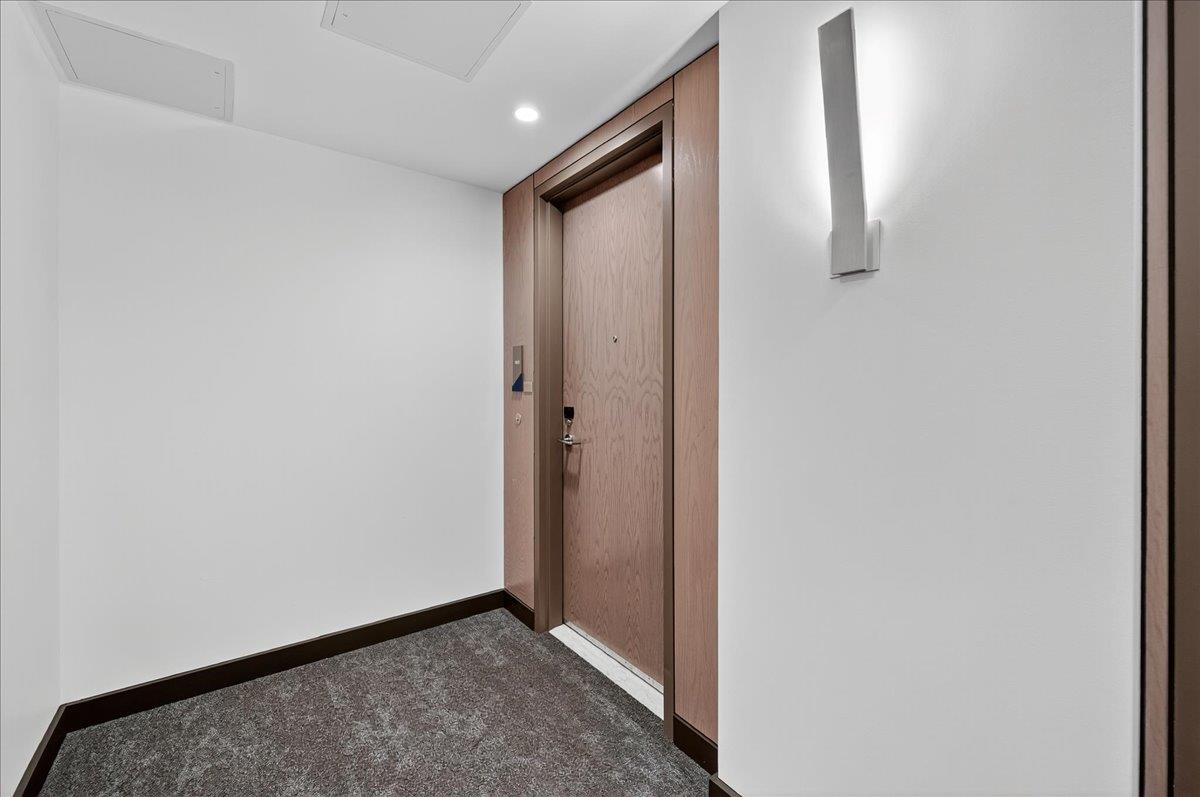 188 W Saint James ST 11101 - Living area