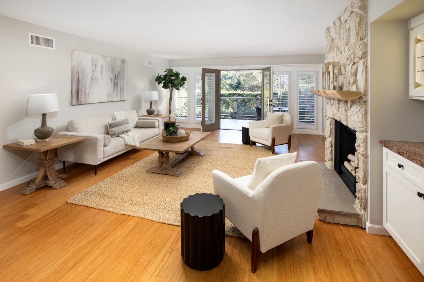 11052 Canyon Vista DR - Living area
