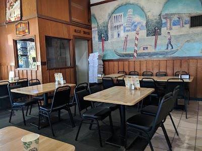 600 S Norfolk ST - Kitchen