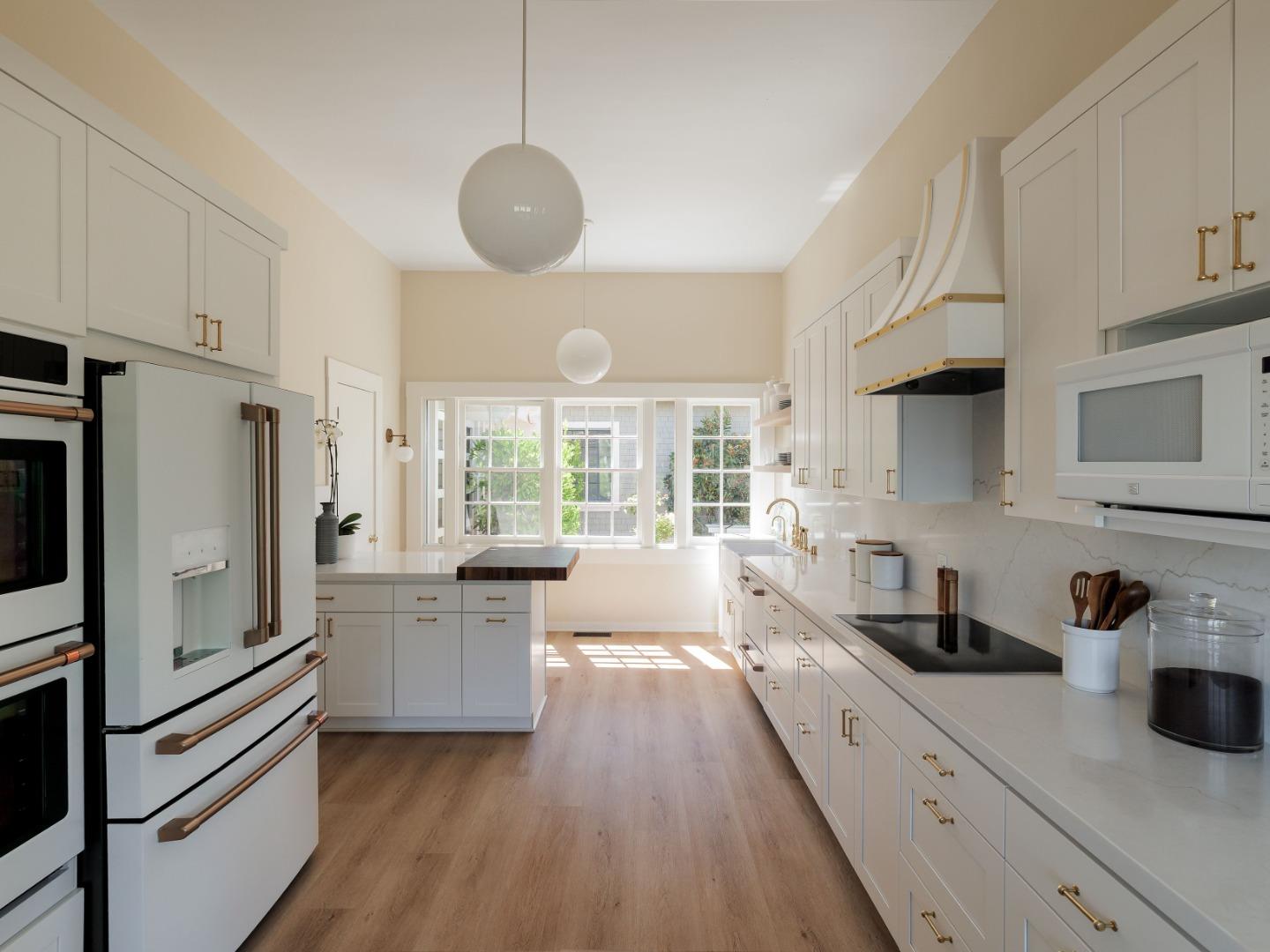 730 Mora DR - Interior