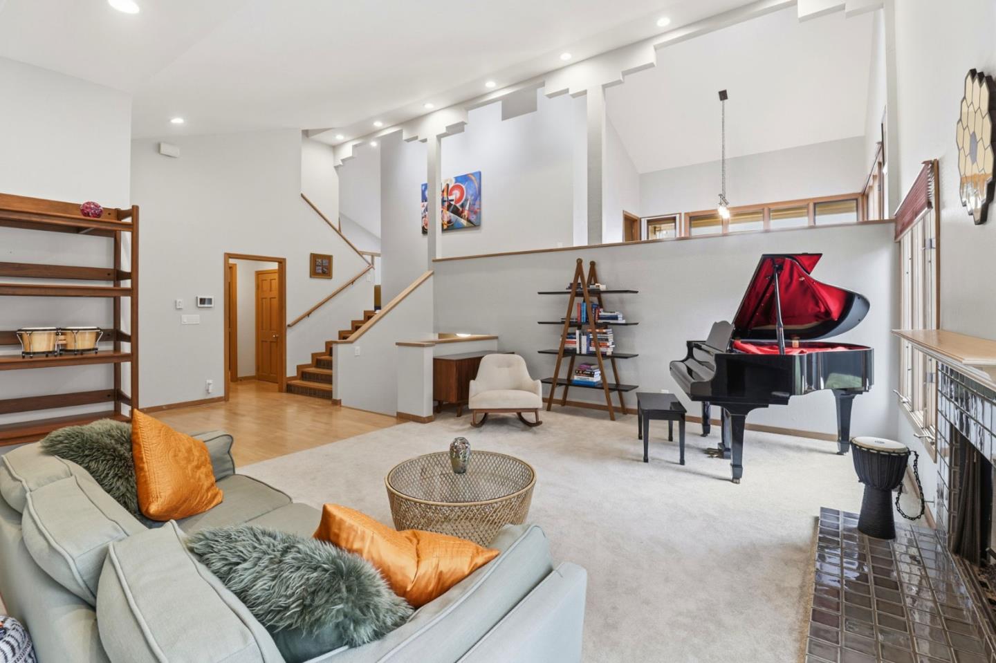 255 Allen RD - Living area