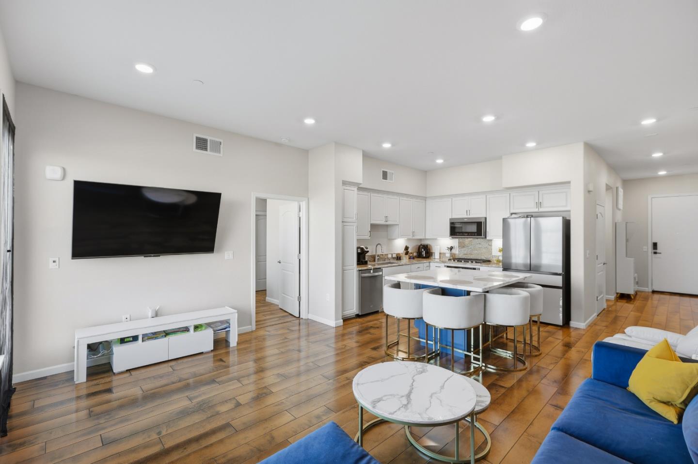 382 Llano De Los Robles AVE 3 - Kitchen