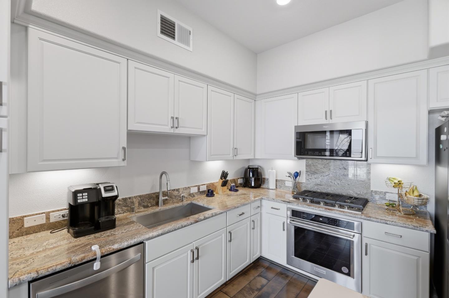 382 Llano De Los Robles AVE 3 - Bedroom