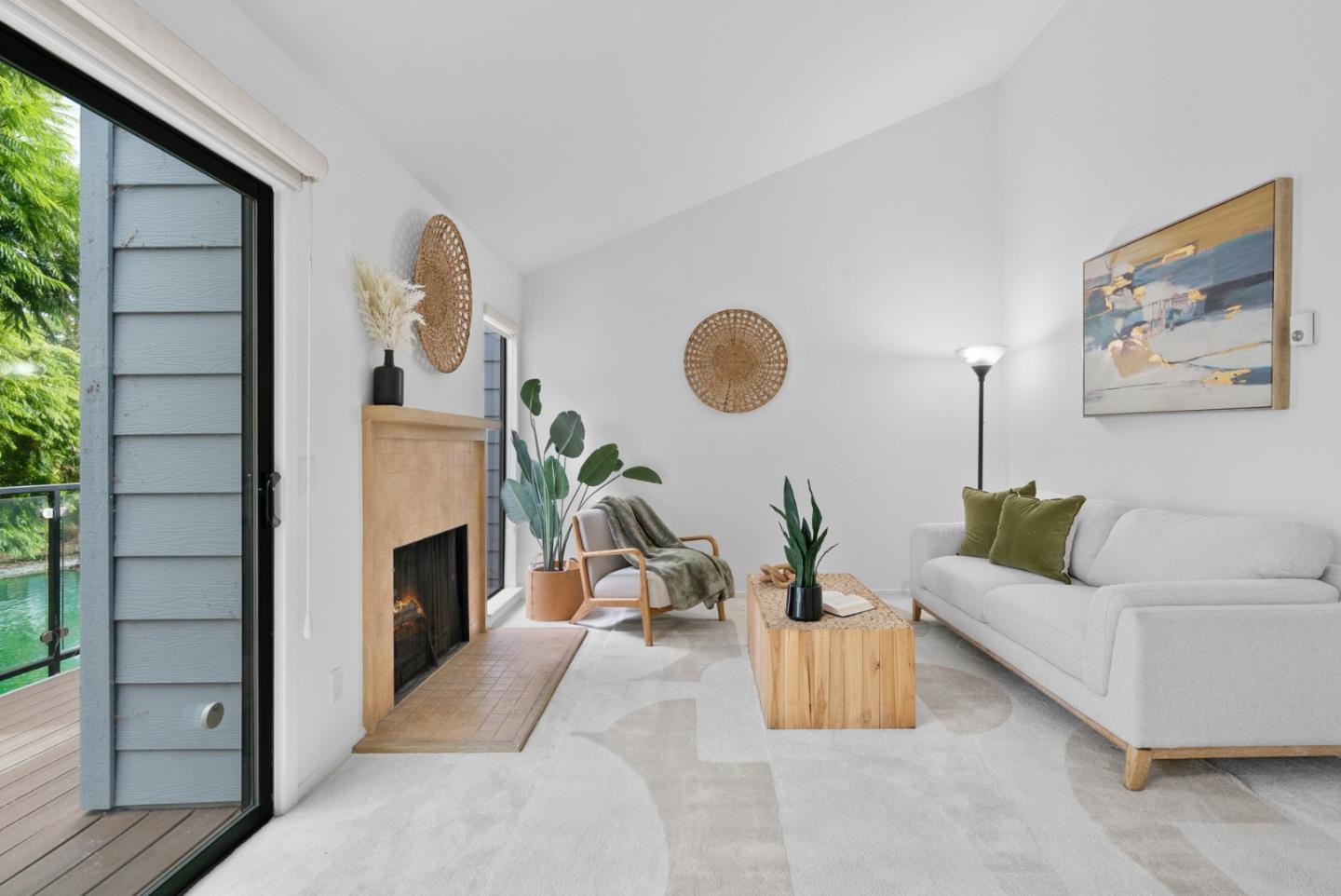 905 W Middlefield RD 982 - Living area