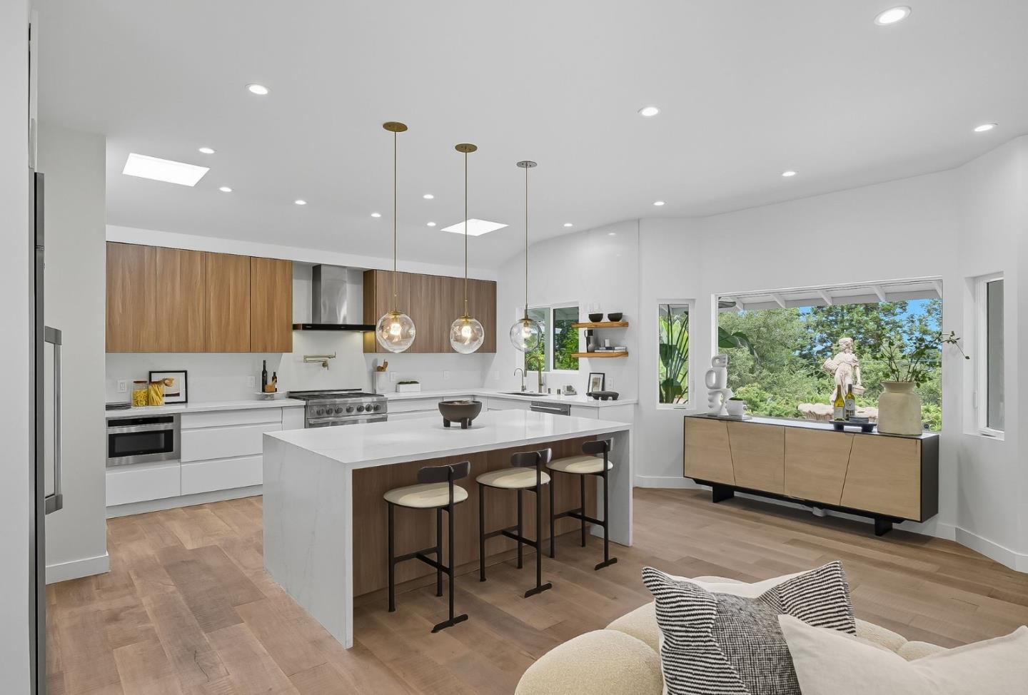 15560 Blossom Hill RD - Kitchen