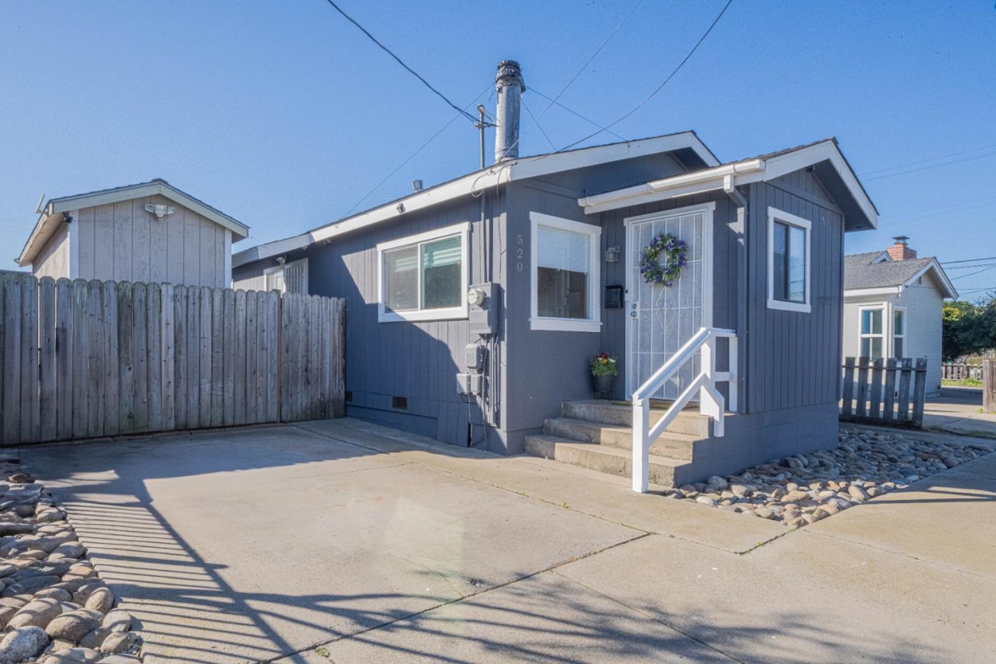 520 Amador AVE