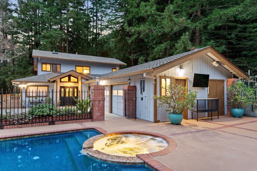350 Aurora RD