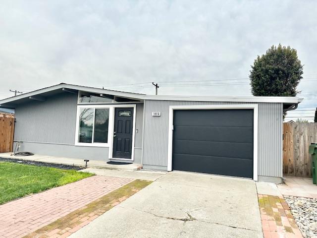 1864 Loyola DR - Kitchen