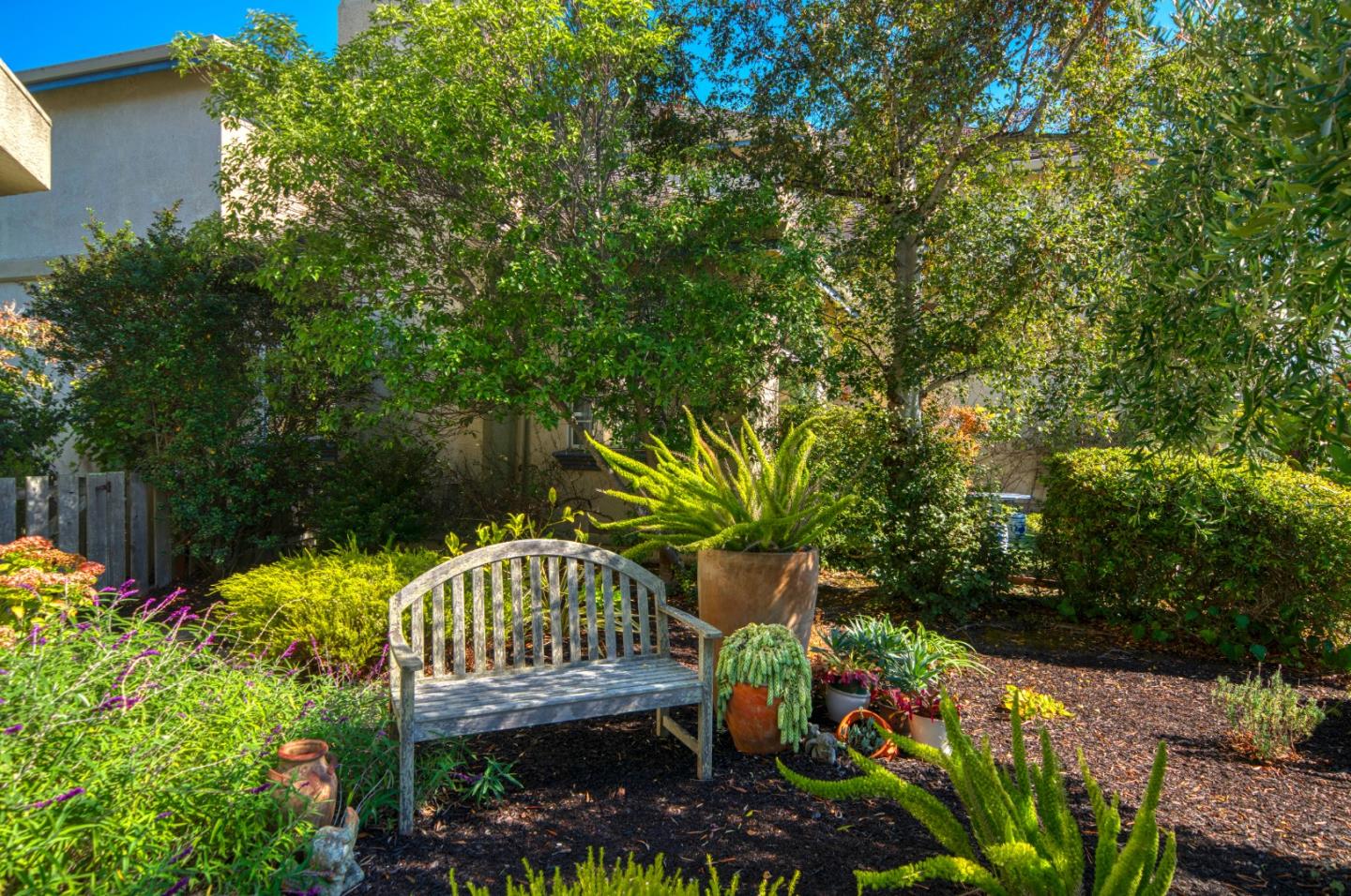181 Turnberry RD - Living area