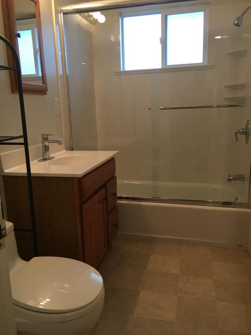 1122 Bush ST - Living area
