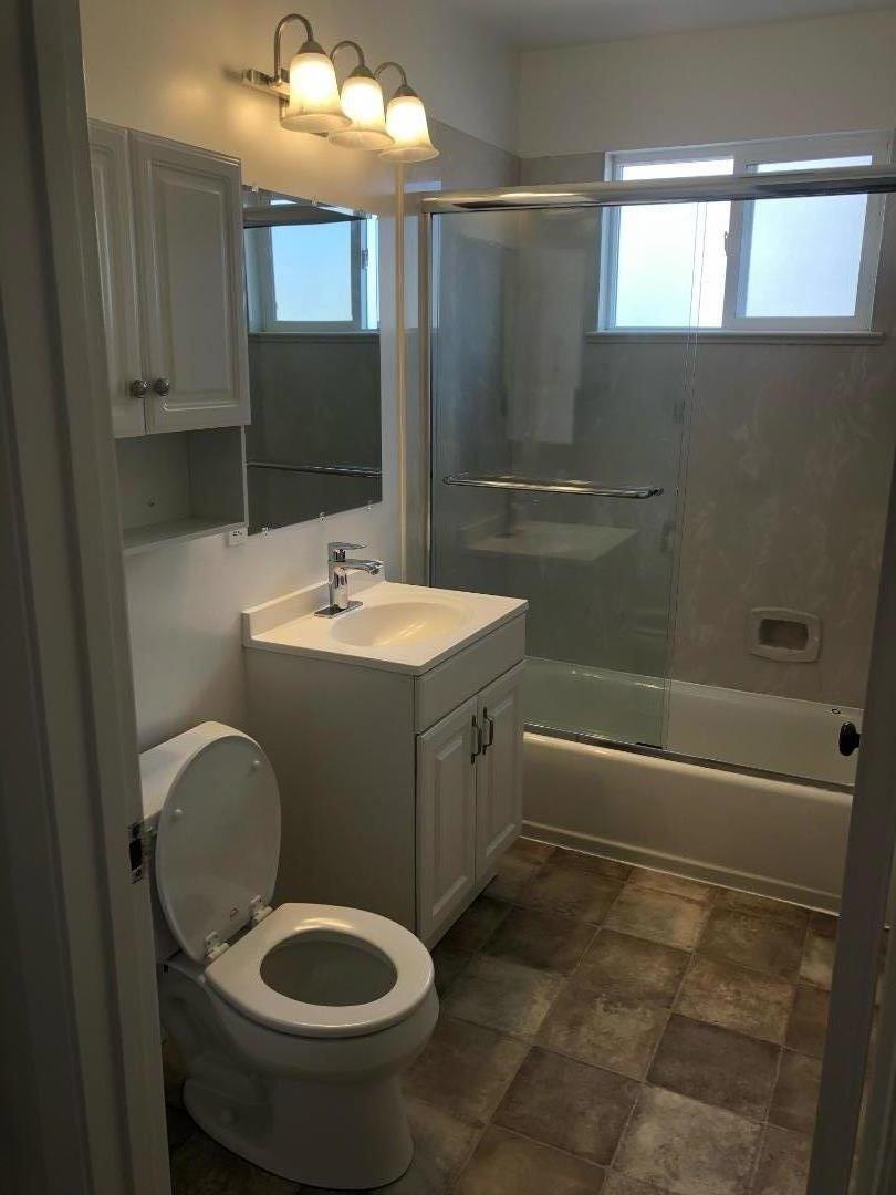 1122 Bush ST - Bathroom