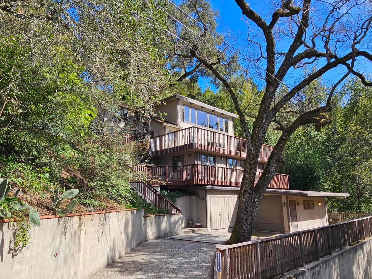 21386 Sunnyside RD