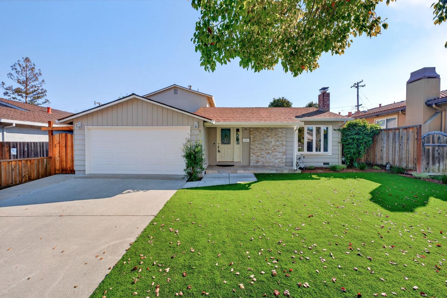 7552 Tiptoe LN