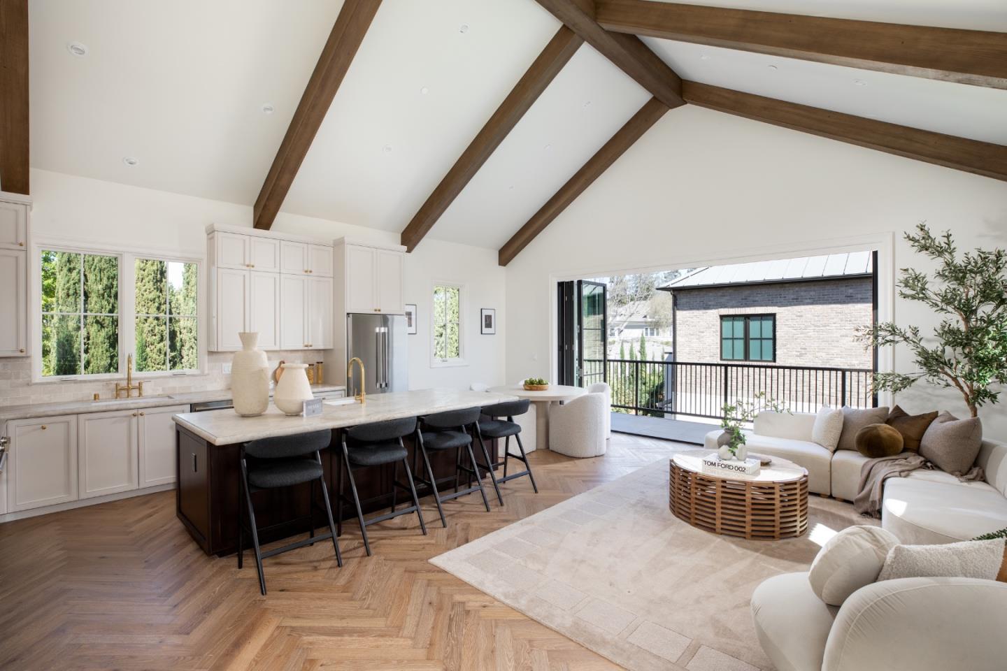 164 Waverley ST - Interior