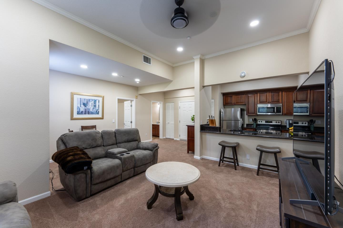 516 Martha ST 202 - Interior