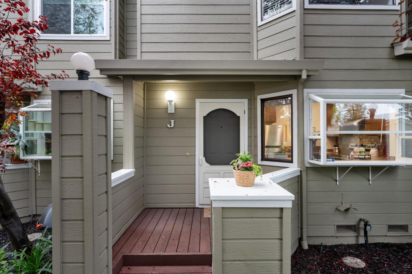 2071 Plymouth ST J - Interior
