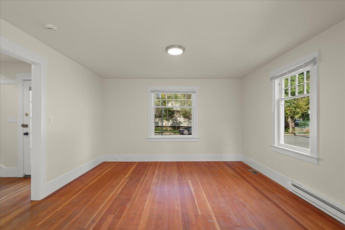 262 Hawthorne AVE - Bathroom