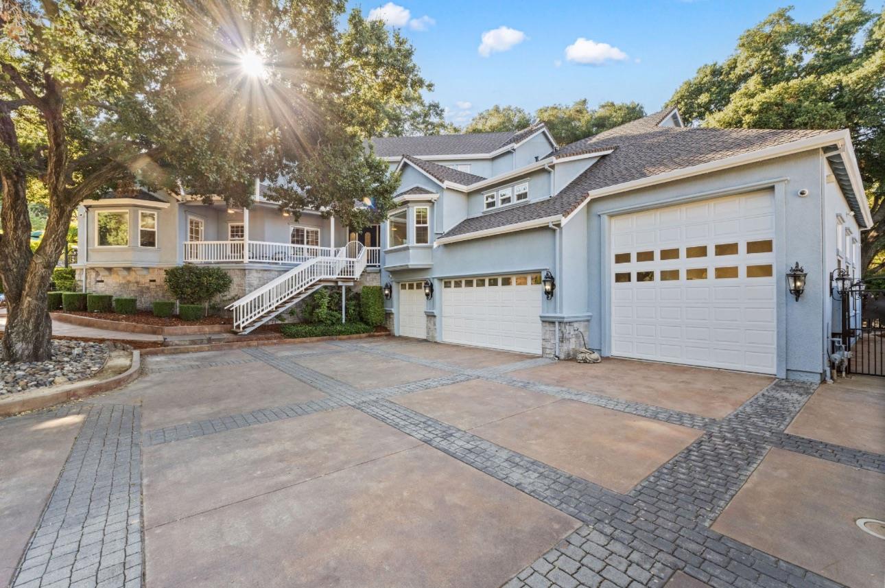 1925 Mantelli DR