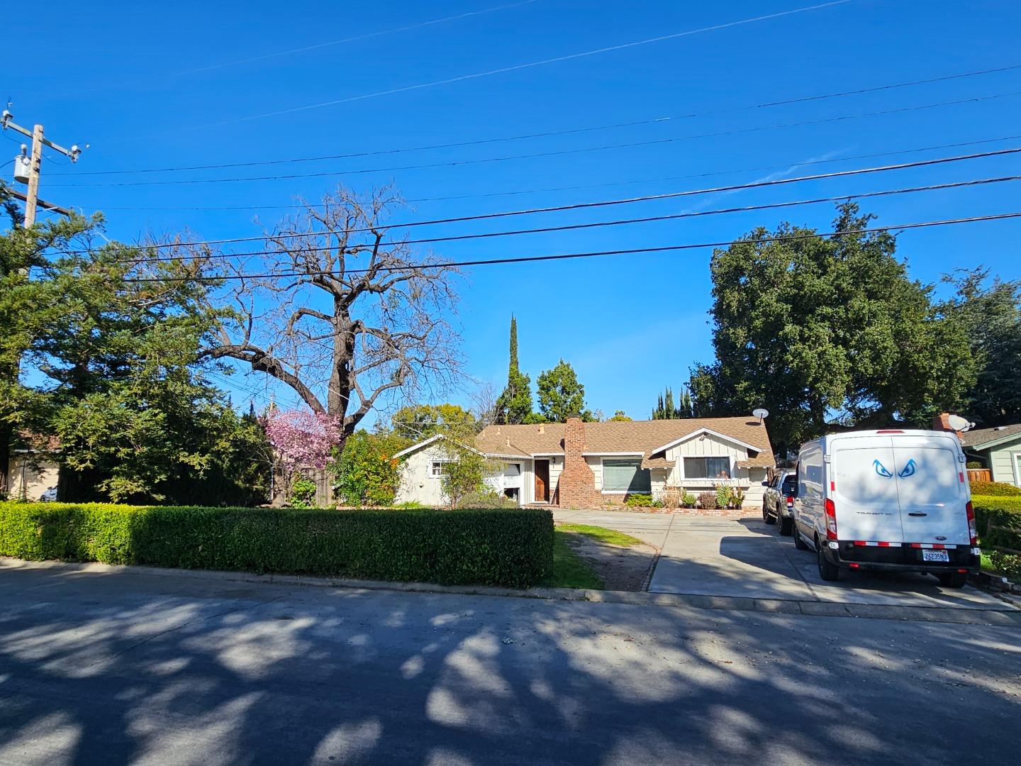 481 Dallas DR, Campbell
