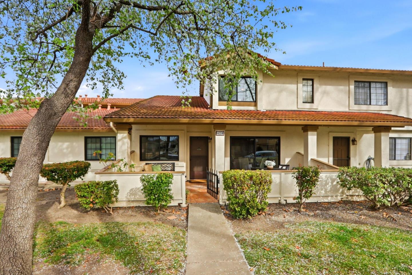 428 Colony Cove DR